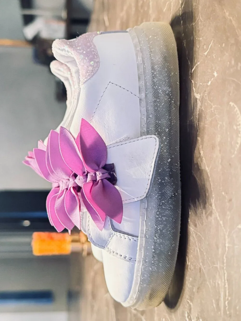 MONA LISA GIRL'S WHITE LEATHER SNEAKERS WITH LAVENDER PETALS, LOOP & HOOK
